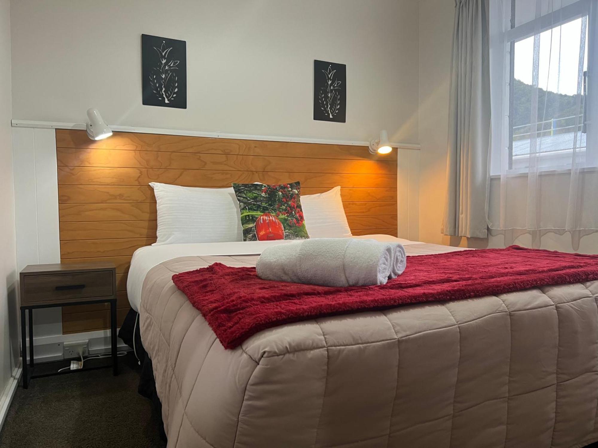 High Street Living Motel Пиктон Экстерьер фото