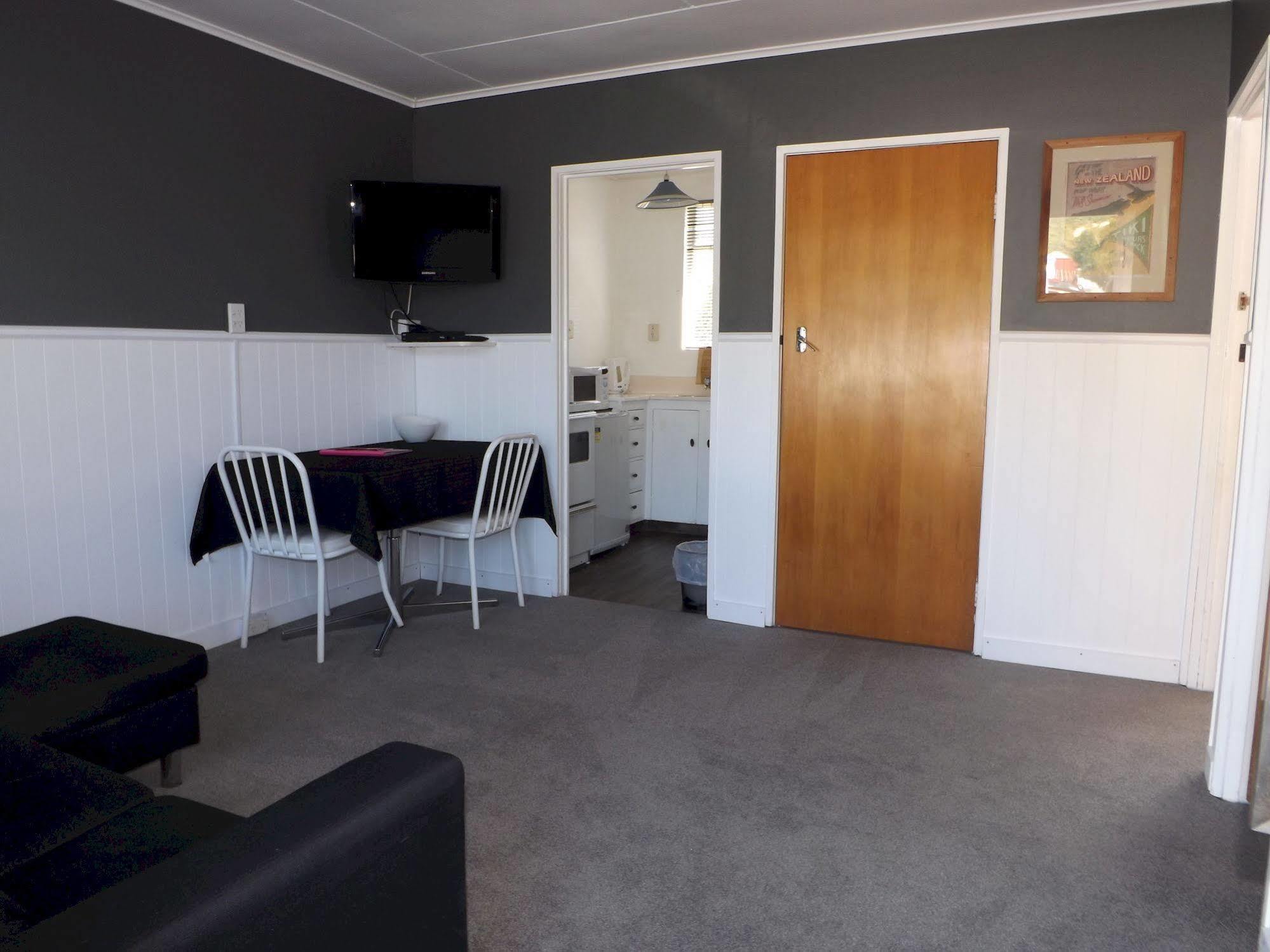 High Street Living Motel Пиктон Экстерьер фото