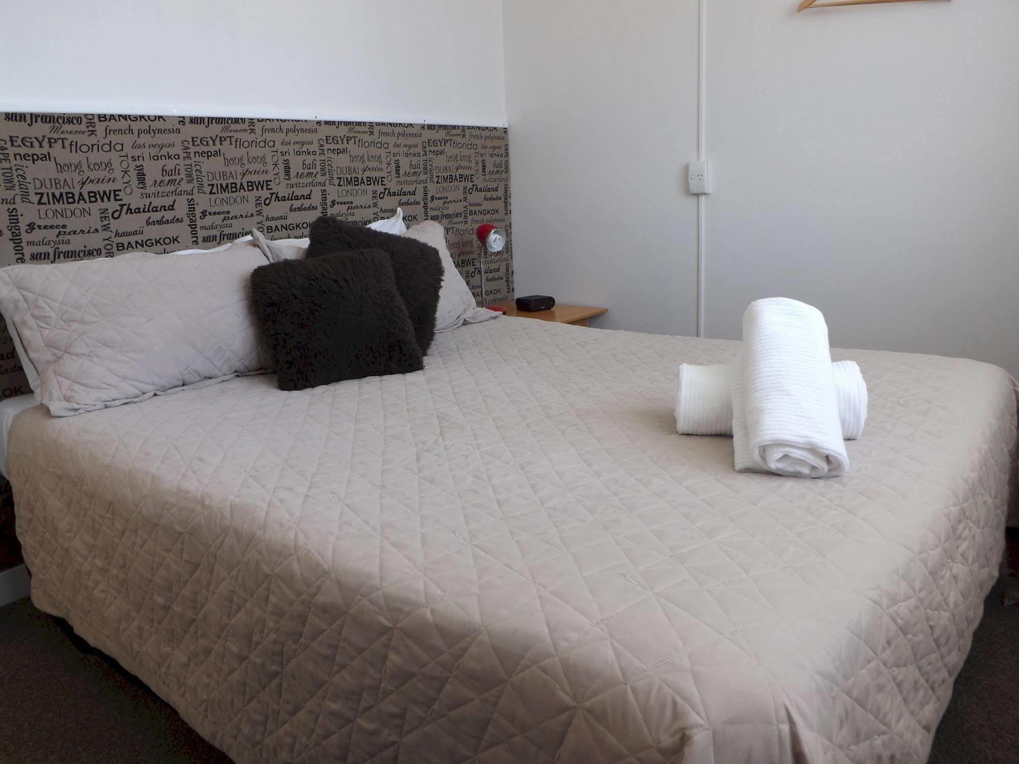 High Street Living Motel Пиктон Экстерьер фото