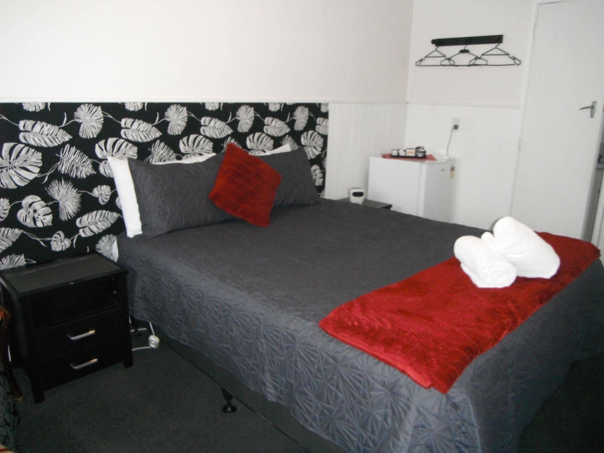 High Street Living Motel Пиктон Экстерьер фото