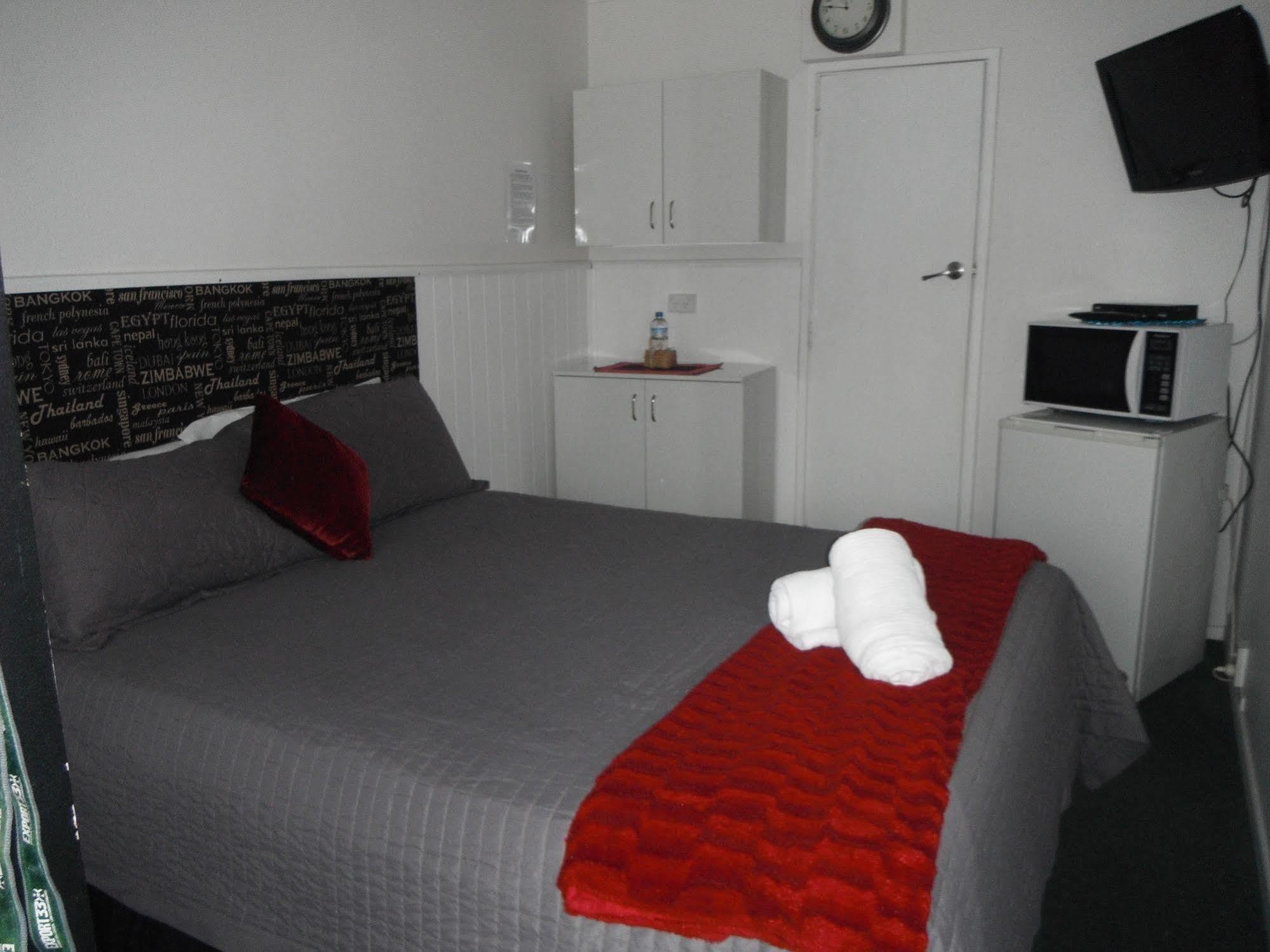 High Street Living Motel Пиктон Экстерьер фото
