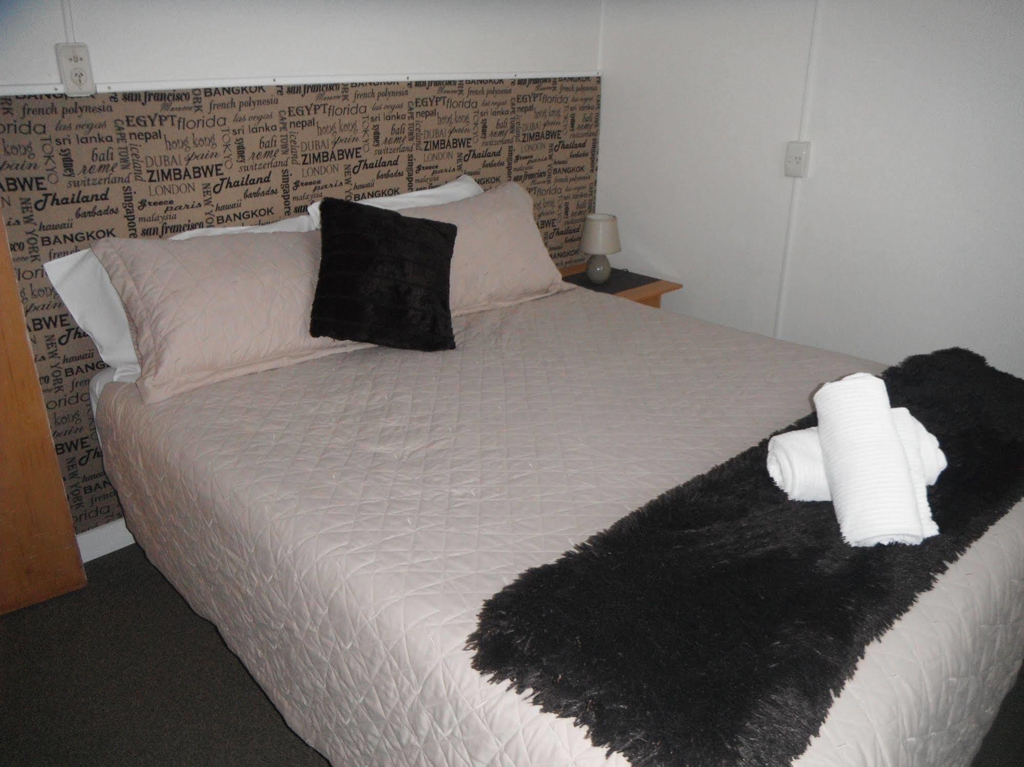 High Street Living Motel Пиктон Экстерьер фото